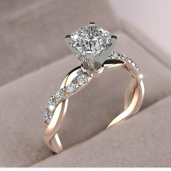 Jewelry - NEW 18K Two Tone Gold Filled White Sapphire Ring 7